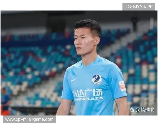 大连英博林良铭中场快速直塞：从训练场到赛场的瞬间爆发